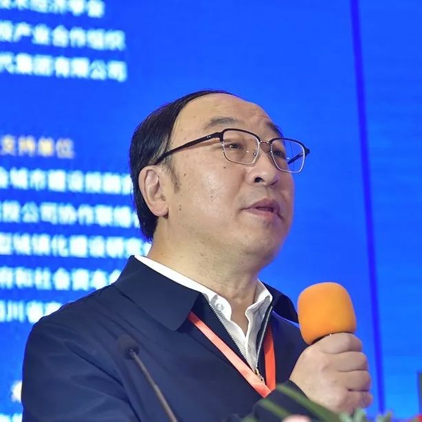 学会秘书长王春龙宣读了以上全国城投产业合作组织第一届理事长单位