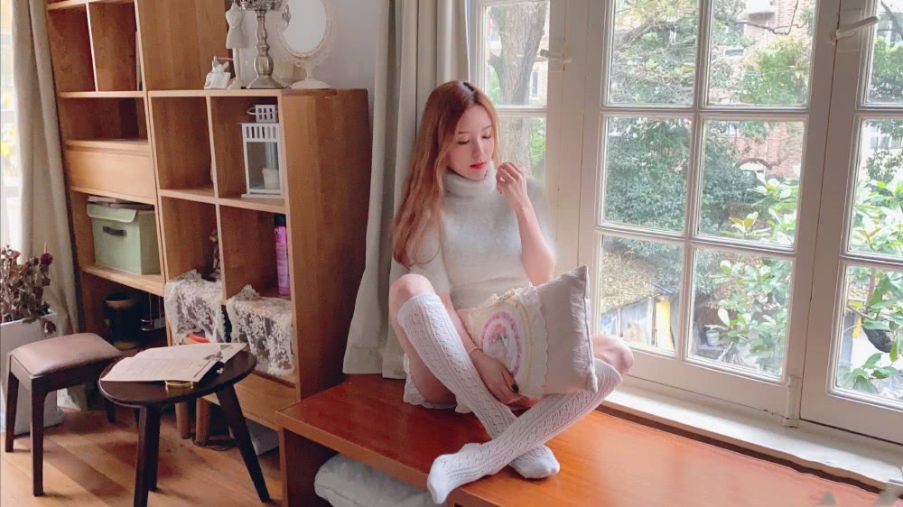 lpl解说rita发女仆照小苍看后5字感慨下面评论都是虎狼之词