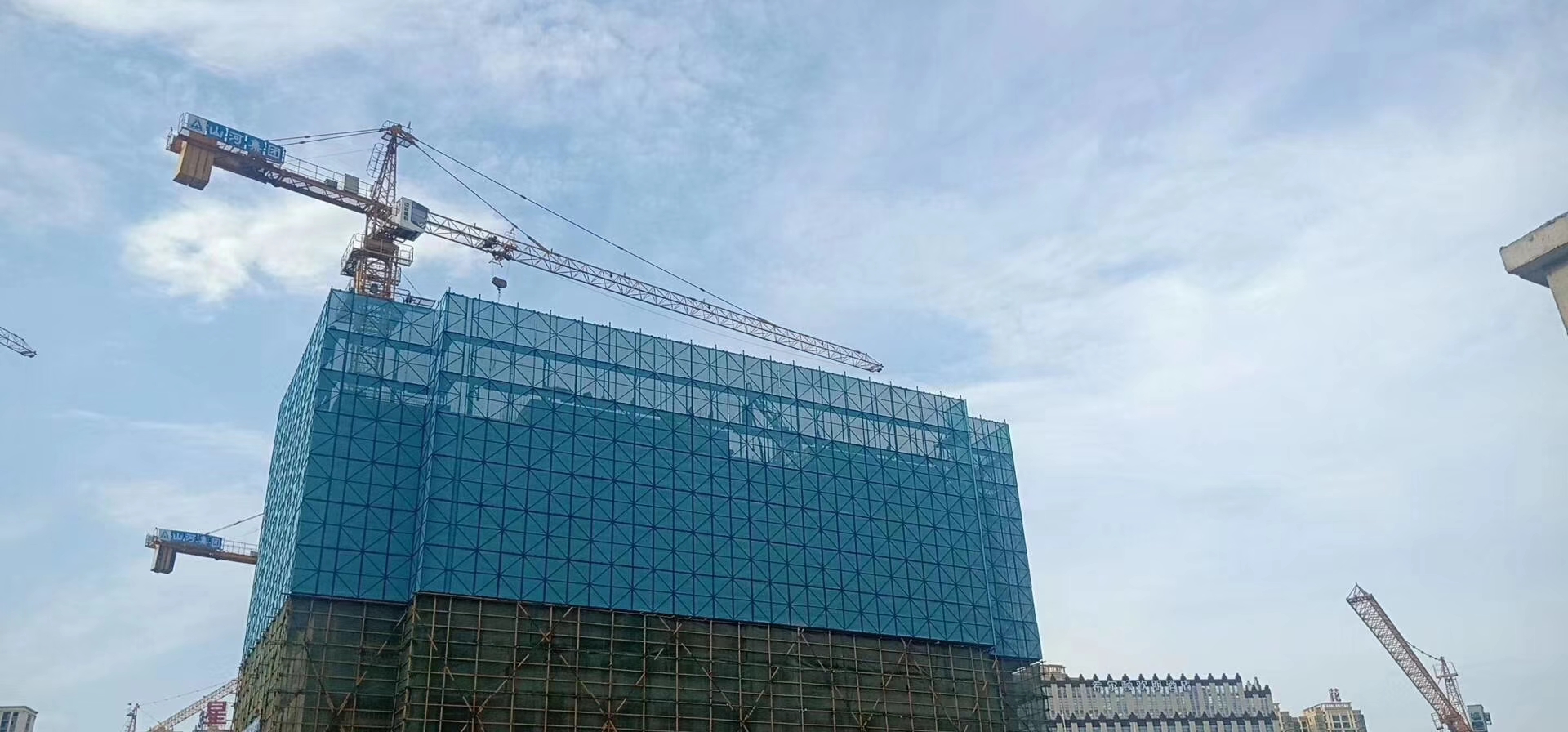 高耸建筑新型外架建筑施工防护网你你你懂否