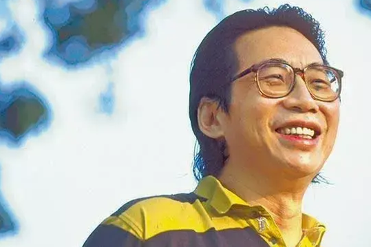 林振强的歌词跟当时的其他歌词不一样,他的比喻手法