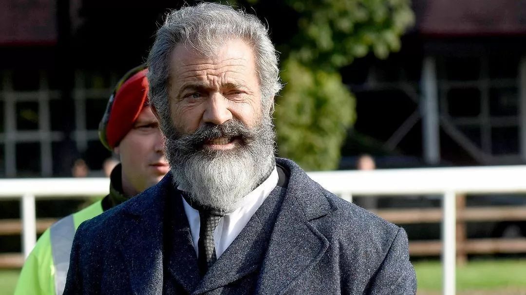 奥斯卡双男主演绎高阶智慧碰撞,《教授与疯子》暖人心～_梅尔·吉布森