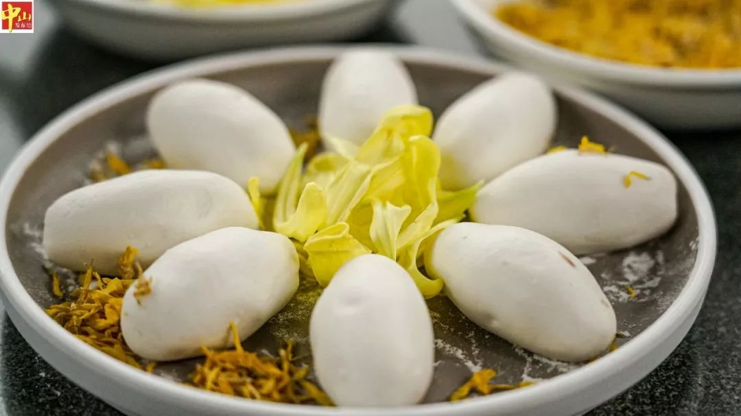 一家大小在冬日里慢慢地吃上一水榄浑身都暖和了特色·九层糕在旧时