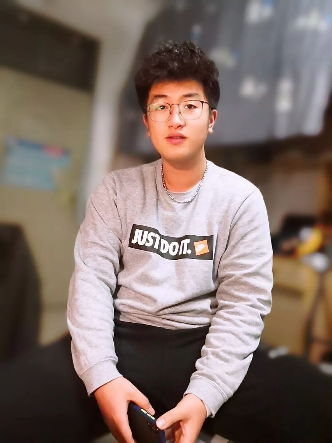 大杰杰为人性格开朗对待工作很热情爱好运动平时喜欢唱歌翟雨佳 江苏