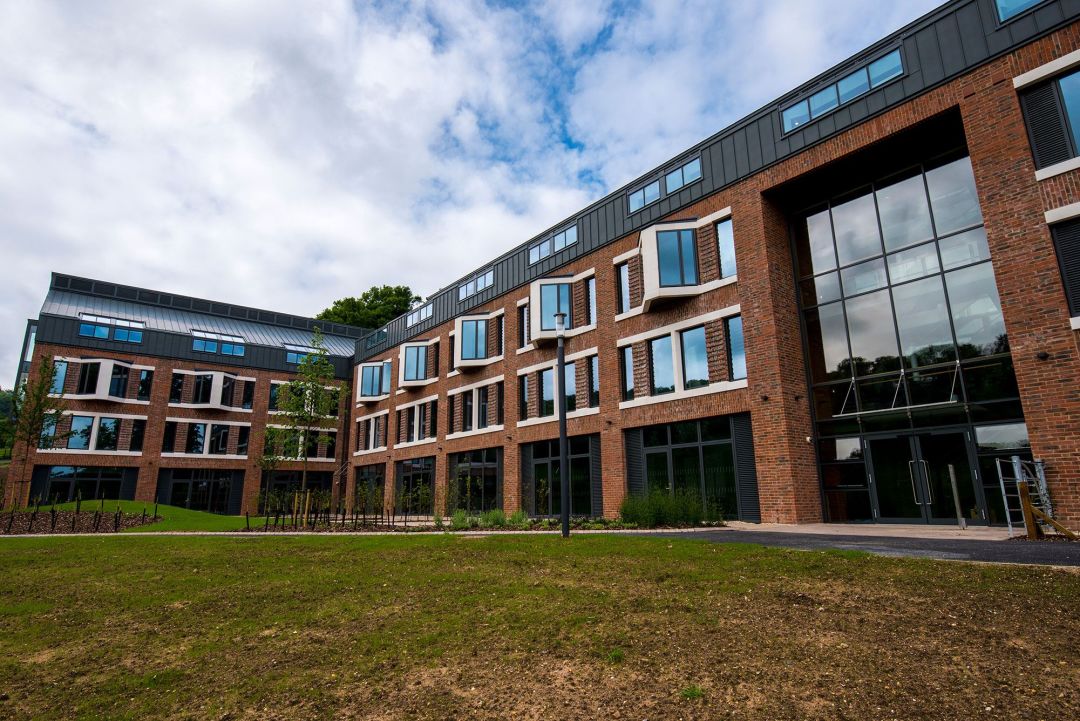 8月30日 课程时长: 1周-5周 营地地址: wycombe abbey college 威克姆