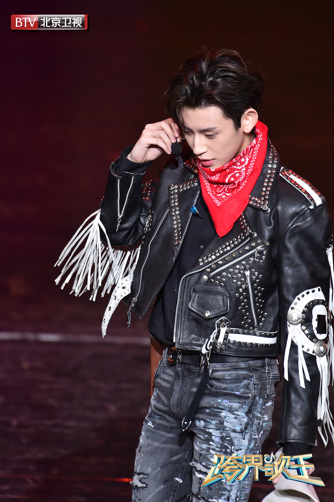 演技在线的西部牛仔鬼俘获人心 《跨界歌王》更新小鬼节目剧照