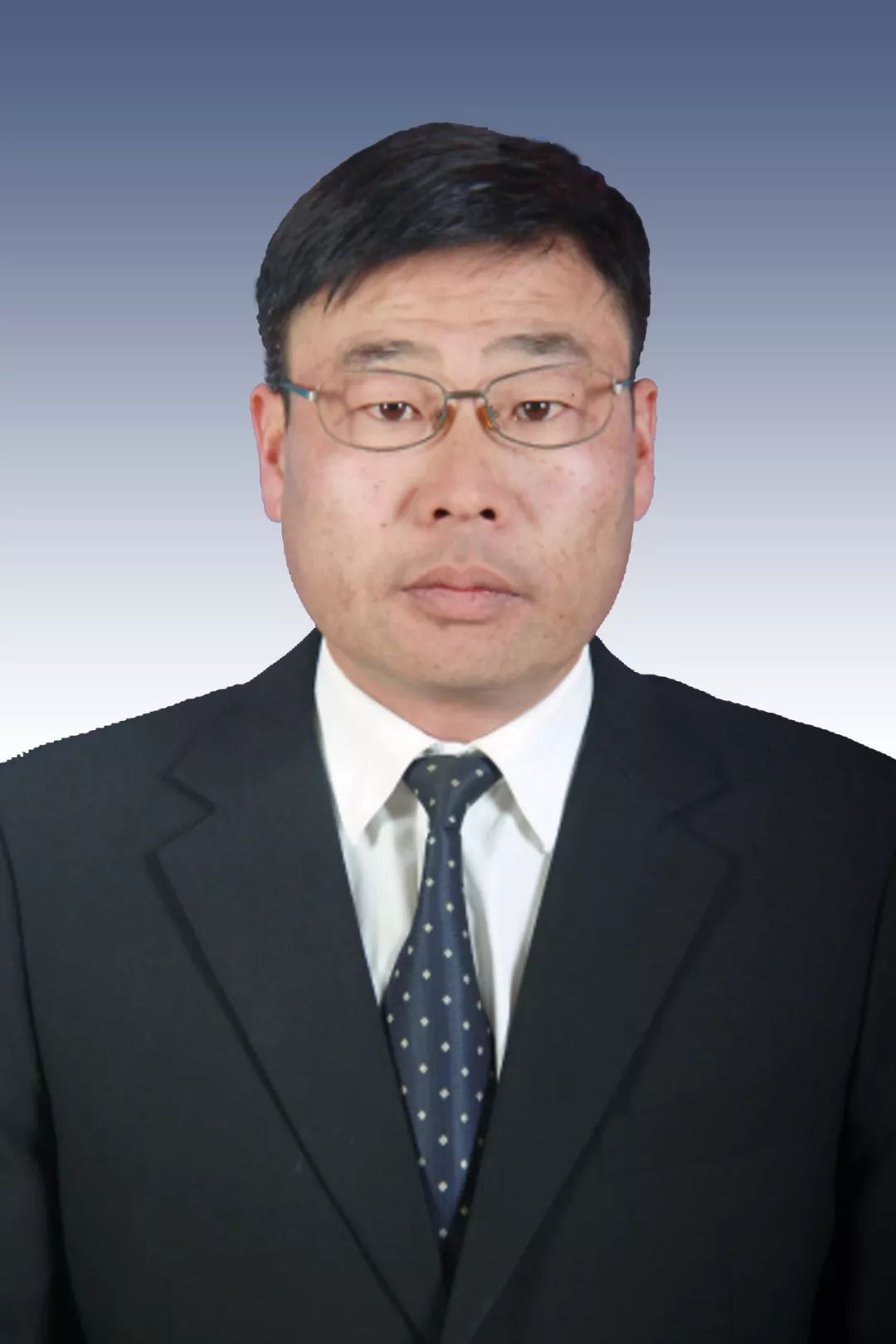 中共党员,1983年9月出生,2008年12月参加工作,现任通海县委组织部四级