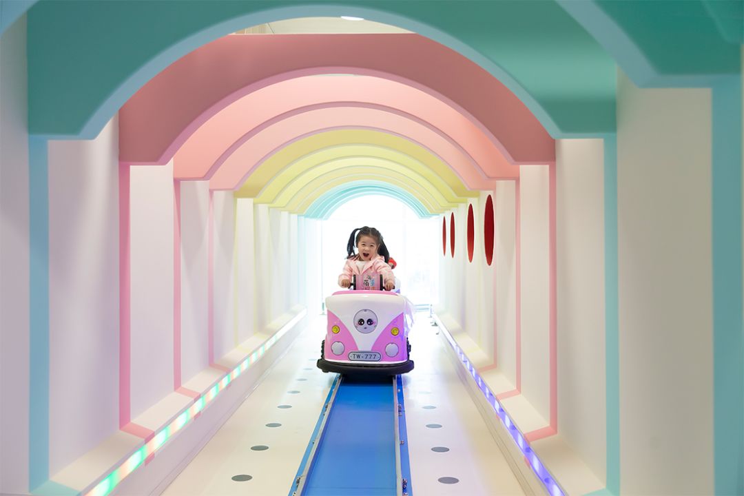 杭州溜娃坐拥全球亿万粉丝的汤姆猫横空造了一座小镇n大场景职业体验