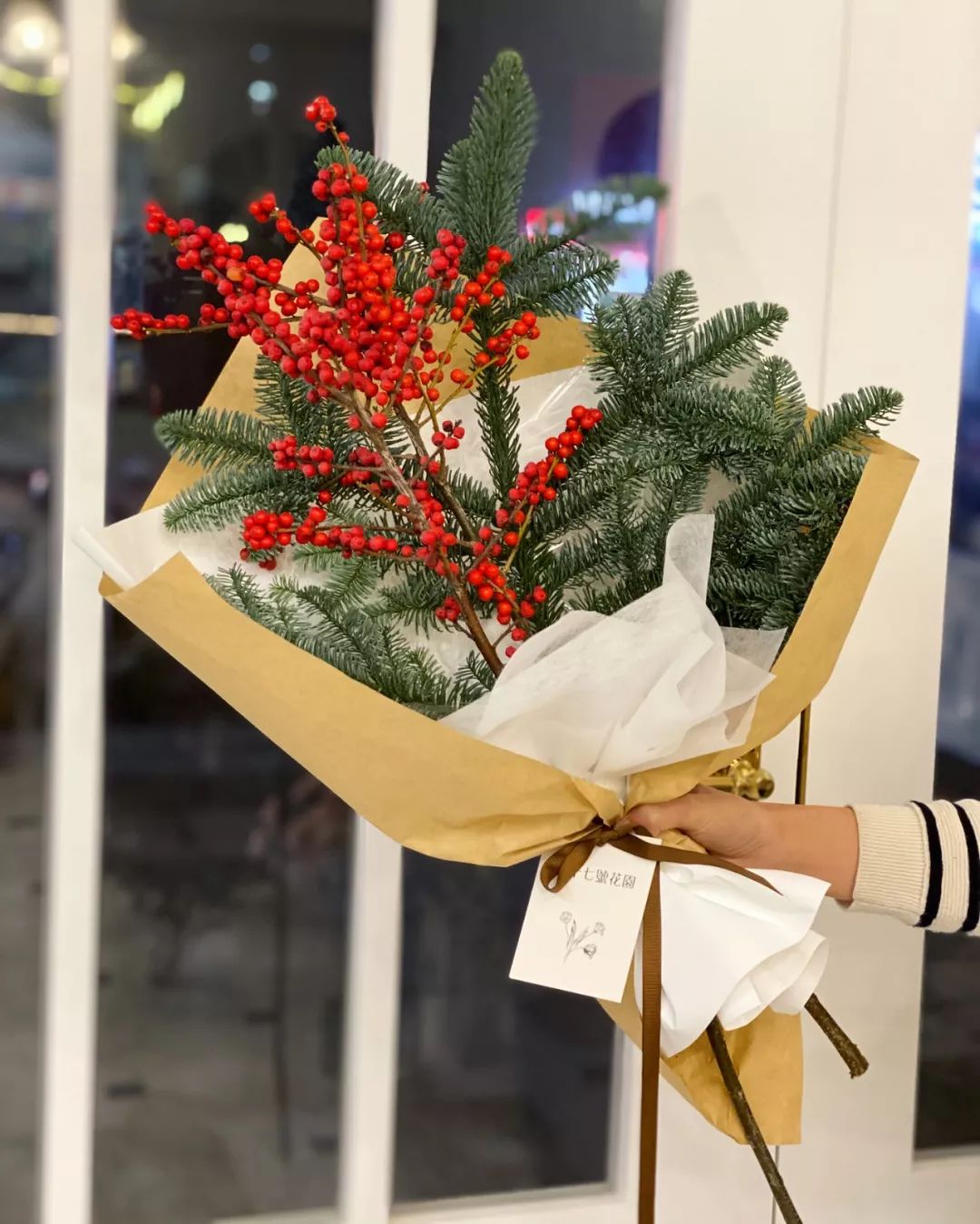 这个圣诞节你一定缺一束这样的手捧花