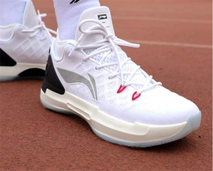 「赤足运动专栏」在驭帅十三"䨻"发售之前,你应该知道的一些事._李