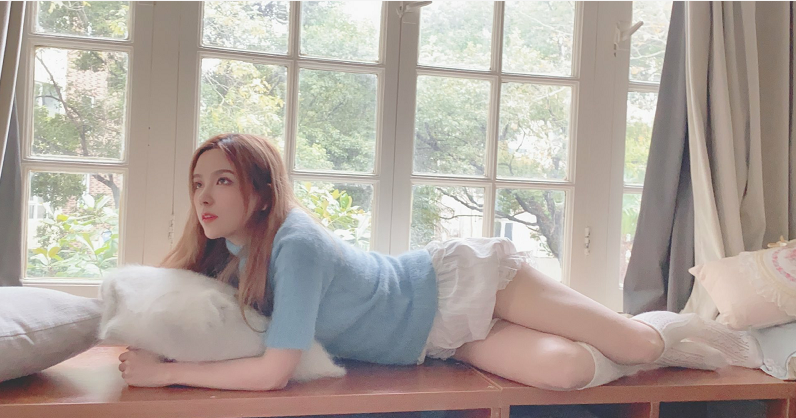 rita是93年的老阿姨看完毛衣照的网友不淡定了身材太有料了