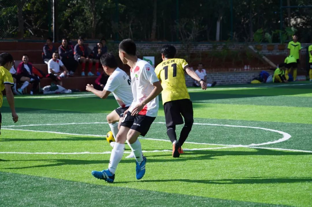 绿荫逐梦开远工务段首届五人制足球比赛开赛了