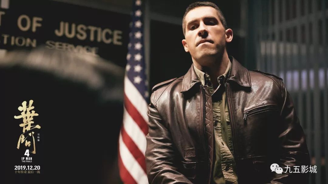 斯科特·阿金斯对于中国观众来说,印象最深刻的应该是,他在吴京指导