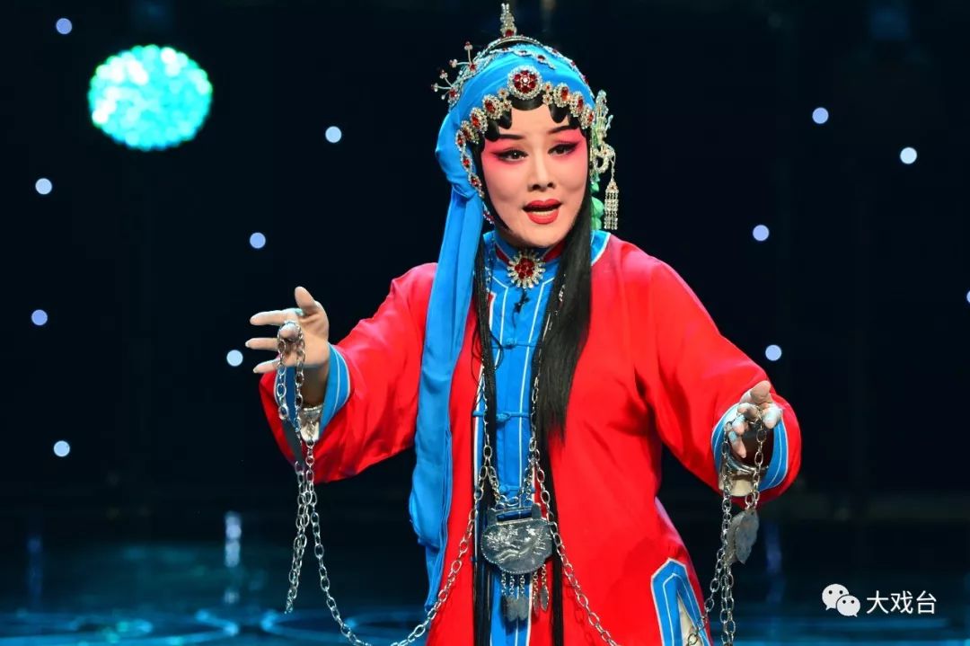 第16届中国戏剧"梅花奖"获得者雷通霞第14届中国戏剧"梅花奖"获得者