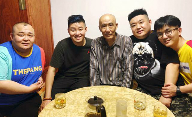 原创德云社一老演员被曝去世,粉丝纷纷哀悼,其相声绝活已很少有人会