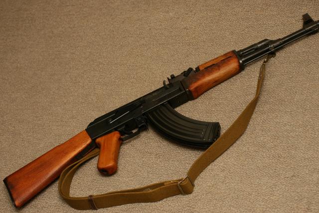 造得好"ak47"与"喀秋莎"的俄罗斯,为何没有知名的民用车呢?