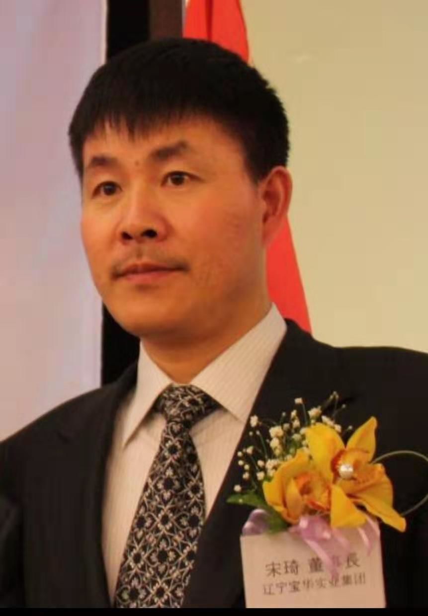 2008年至2017年,刘胜军,杨乃文在担任东港市市长,市委书记,高峻在担任