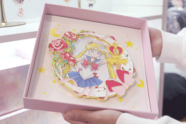 浪漫的红粉蔷薇,少女心的蝴蝶结和星月簇拥下的变身权杖qposket q版倩