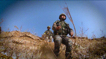 【视频】超燃视频,带你走进特战队员的日常训练_极限