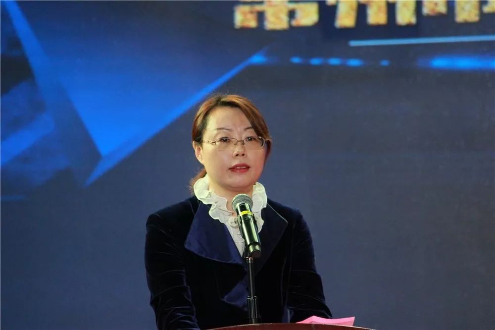 曹慧校长借此机会表态,钟实中必将会以建校五十周年为契机,继往开来