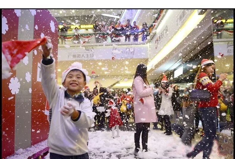 圣诞节来世纪mall购物中心看雪景,为了弥补西昌小春城不下雪的遗憾为