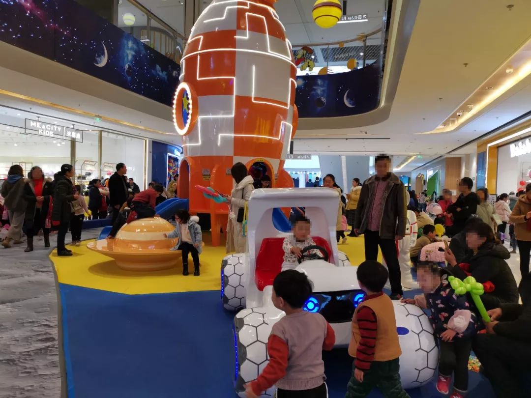 海底捞初登六合!今天,南京首个龙湖天街开业!_主题