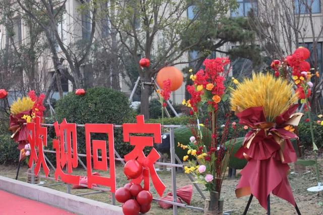 正大繁华新城交房了阳光大草坪密集绿植让业主惊艳