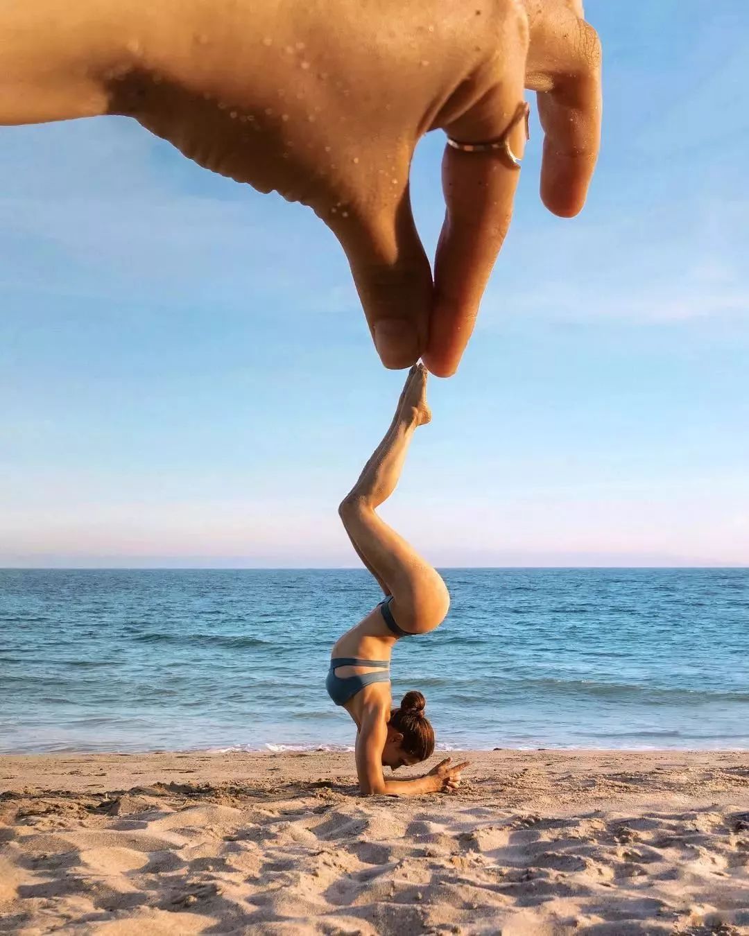 最流行的十个瑜伽倒立体式你可以做几个