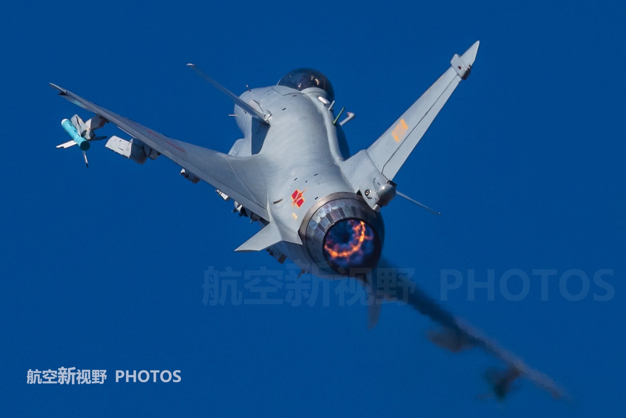 原创歼10b战机超高清细节国产战机做工精湛细节处理已是一流