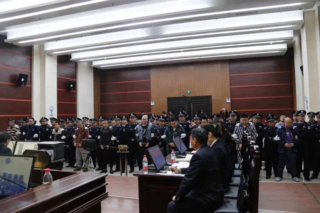 天门法院宣判!熊飞黑社会性质组织成员张康等22人获刑!_被告人
