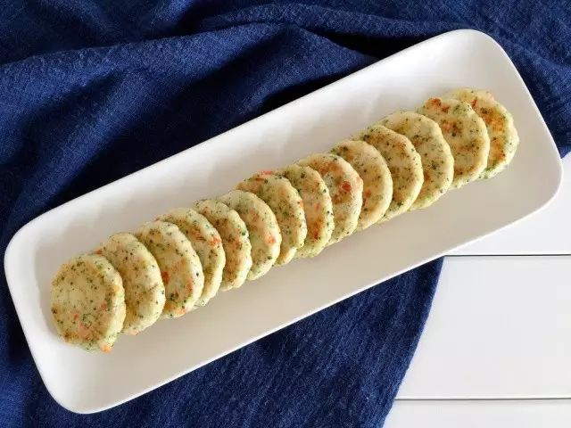 香煎鸡肉饼美味的肉类小饼