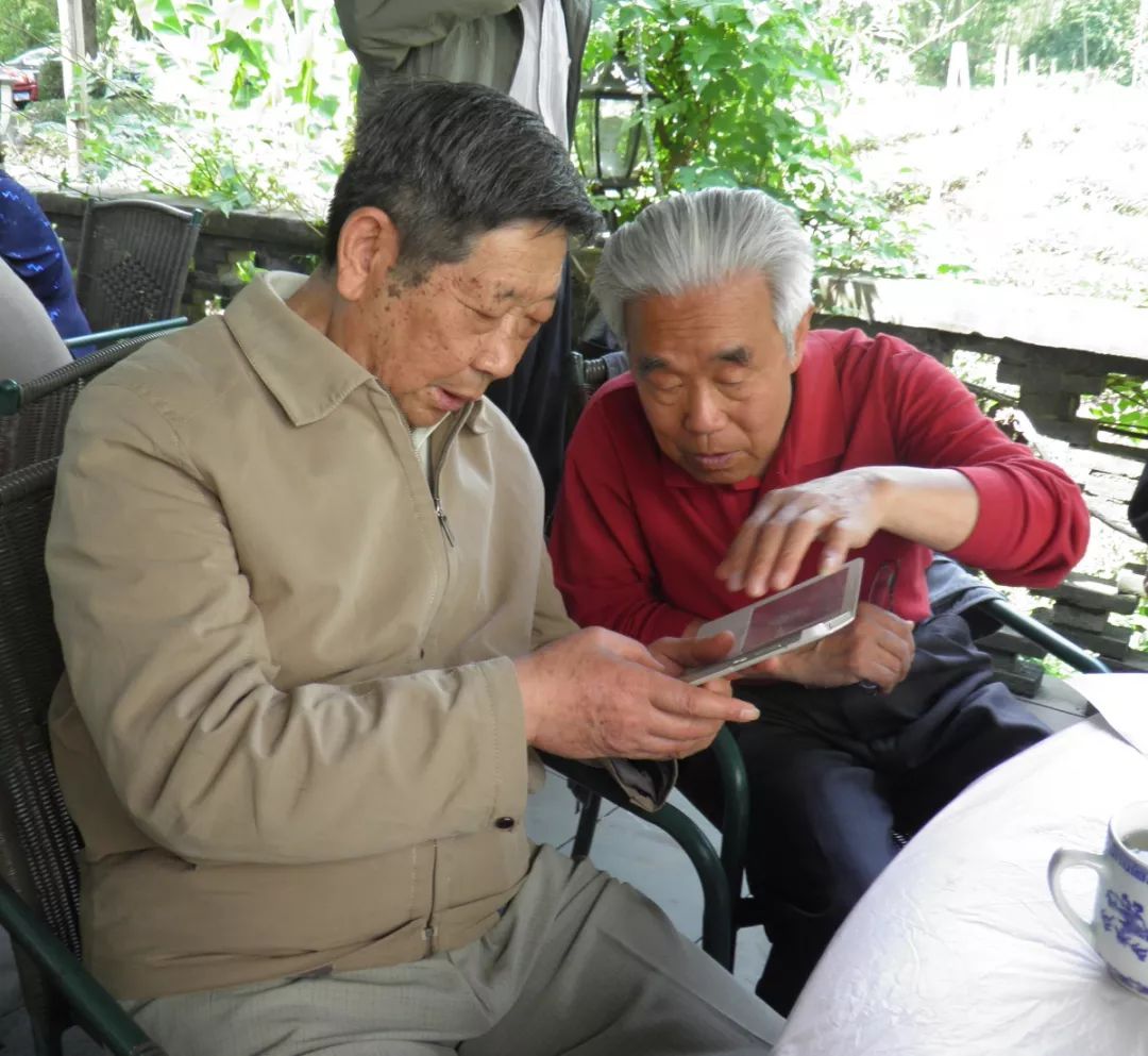 全省第一批省交通运输厅机关退休干部樊军家庭获银尚之家称号