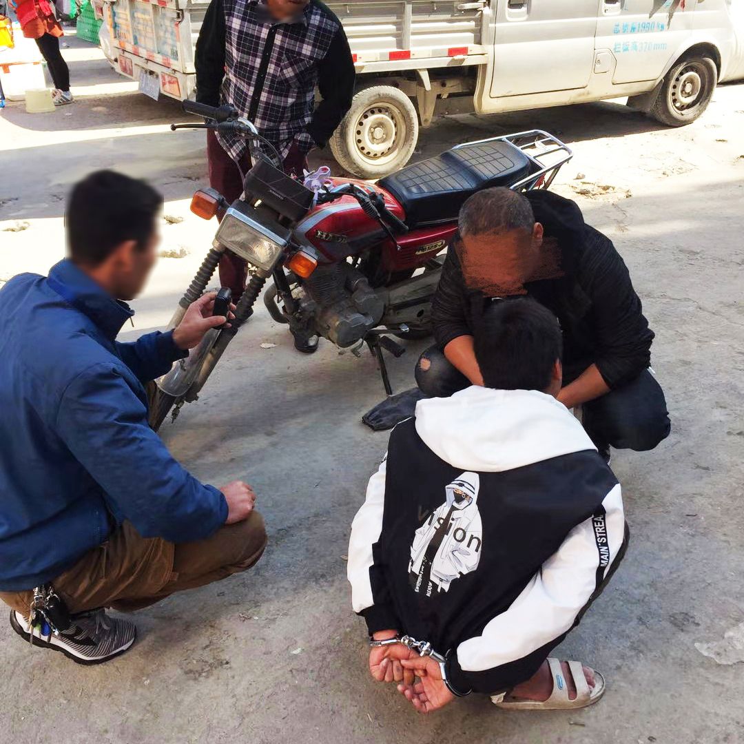 小偷一上午扒窃三手机,民警五小时逮住两盗贼