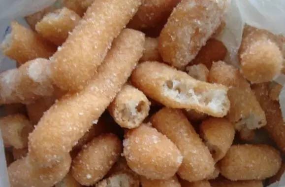 豆梗花生米春卷菜花炒肉炸带鱼尖椒干豆腐炒肺子红烧肉肘子红肠干炸