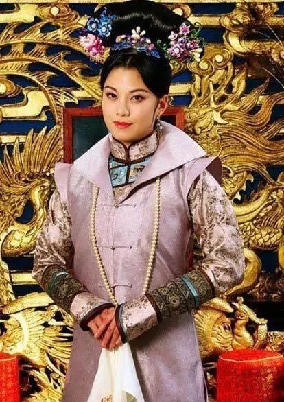 她曾与刘恺威同居3年却劈腿,为嫁豪门绯闻不断,40岁梦想将实现_廖碧儿