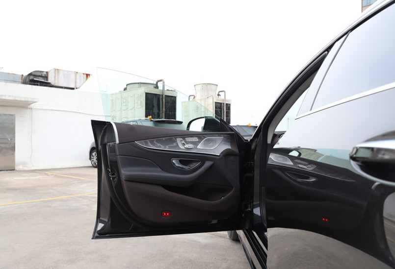 奔驰旗下的最美四门车采用无边框车门轿跑车身64秒破百