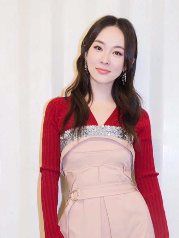 有种"整容"叫霍思燕,大胆挑战马尾辫,颜值美成十八岁少女!