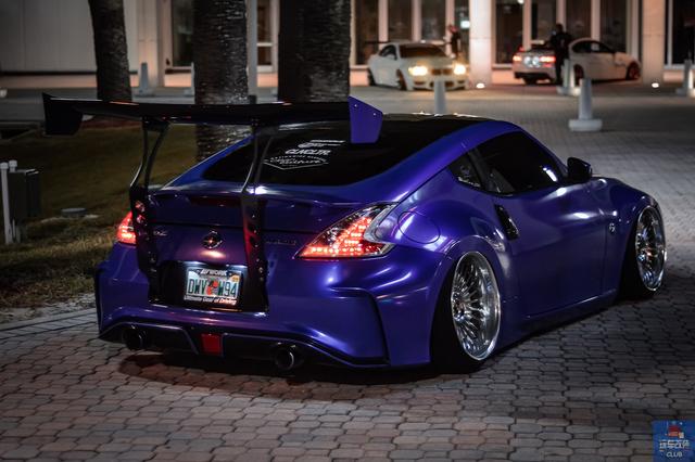 拥有浓浓日系情怀的亮紫色日产370z,改装低趴姿态才真正适合它!