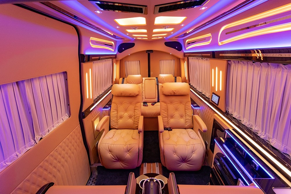 外形霸气威猛,实力告诉你什么是保姆车,它才是真正的王者座驾!