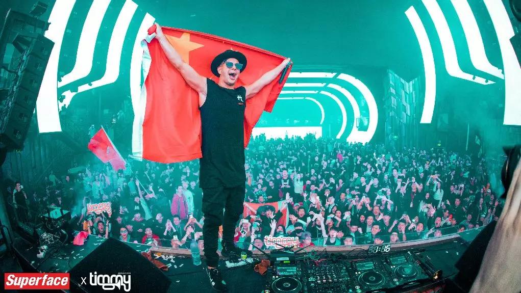 深圳superface酒吧,他的小号吹响全球 圣诞之夜势必再度"爆"红