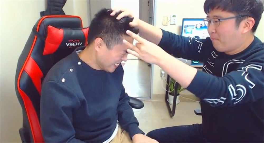 dnf:一阵雨跟ogc玩深渊爆货弹脑门游戏 这史诗数量ogc要被弹傻_惩罚