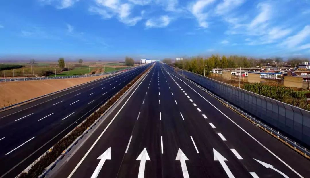 京石改扩建工程是交通部首批绿色低碳公路主体性试点项目,当时的建设
