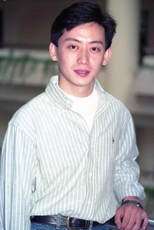 57岁"琼瑶男配"刘子蔚近照,苍老难认但气质依旧,婚恋状况成谜