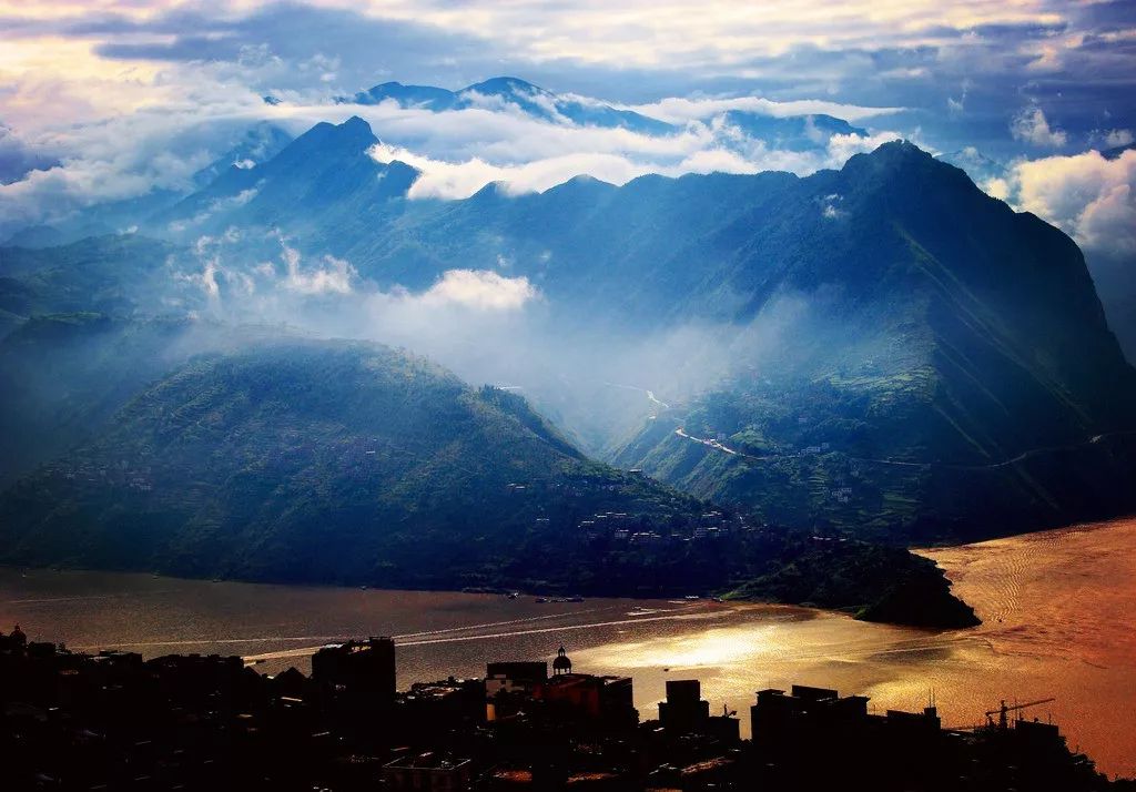 从人类的屋脊流下流成滔滔江水流成中华文明的摇篮多少美人美不过诗人