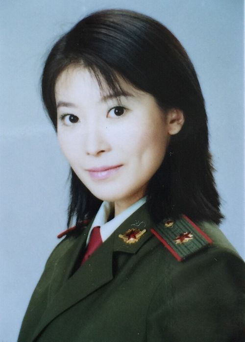 星二代出身,曾帮黄磊打杂,一角熟知后被遗忘,现凭借两剧走红_张亚兰