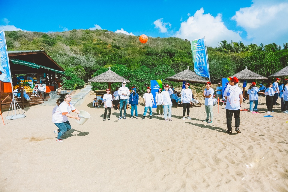 原创徒步穿越赏美景趣味沙滩运动会助力三亚体育旅游嘉年华