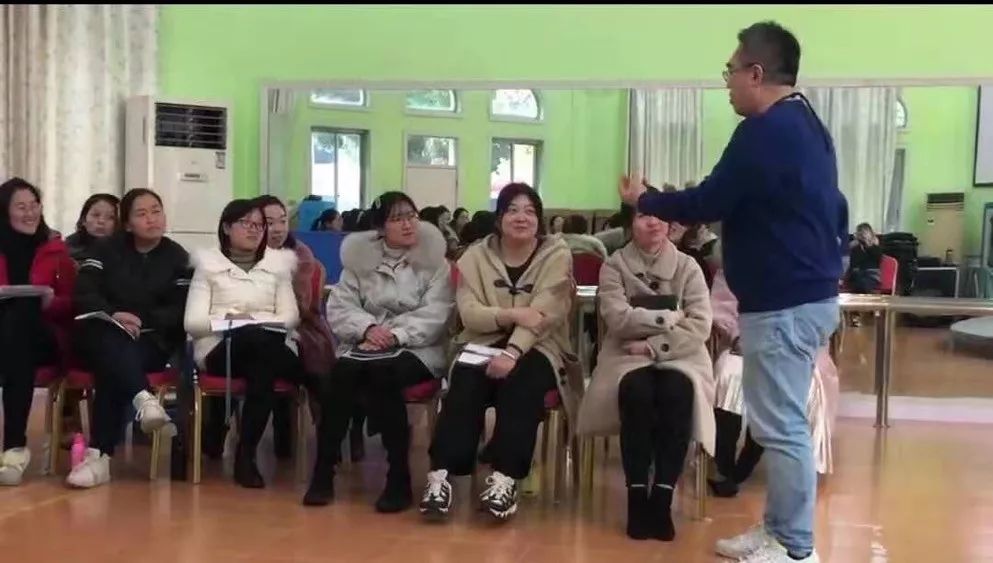 颠覆传统教学看台湾murphy老师如何带领柯幼老师玩转英语