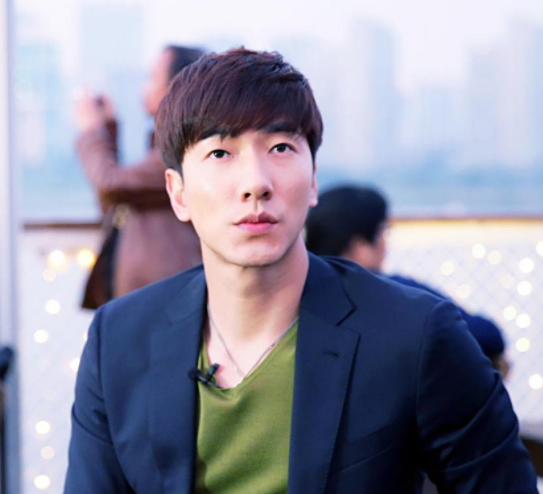 原创张亮离婚后出演话剧再惹争议,这到底是什么操作?网友看不懂