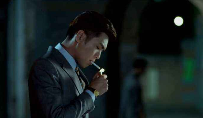 张若昀抽烟除了胡歌,周冬雨,张若昀三位明星被知名作家刘信达喊话戒烟