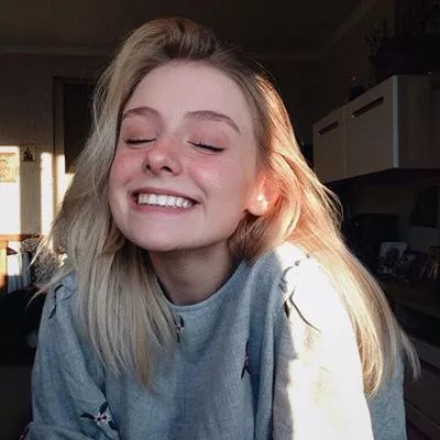 满足感100的壁纸头像表情包非常热辣