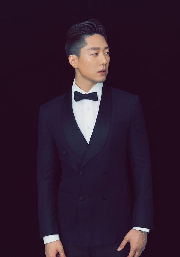 姚晨为了别人跟凌潇肃离婚,唐一菲为了凌潇肃被骂小三,怒撕标签